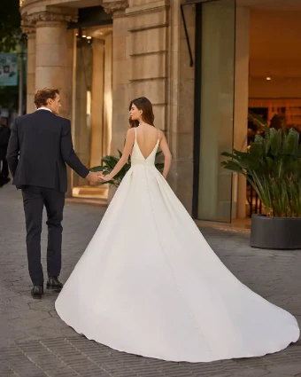 Luna Novias Style #Traza #2 Ivory thumbnail
