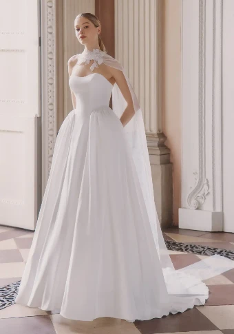 Ellis Bridals Style #Darcy #1 thumbnail
