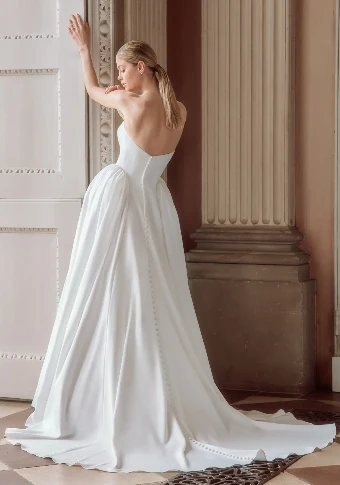 Ellis Bridals Style #Darcy #3 thumbnail