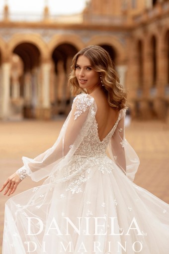 Daniela Di Marino Style #6372 #1 thumbnail