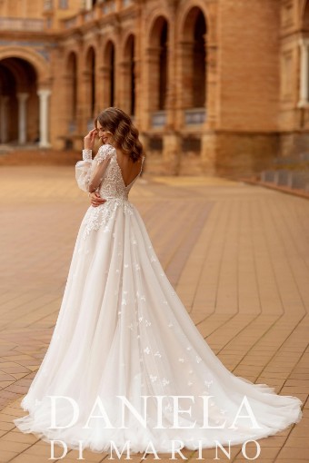 Daniela Di Marino Style #6372 #2 thumbnail