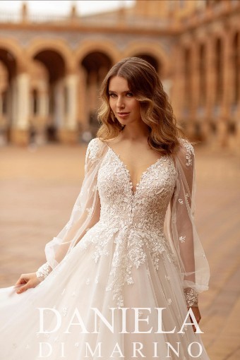 Daniela Di Marino Style #6372 #3 thumbnail